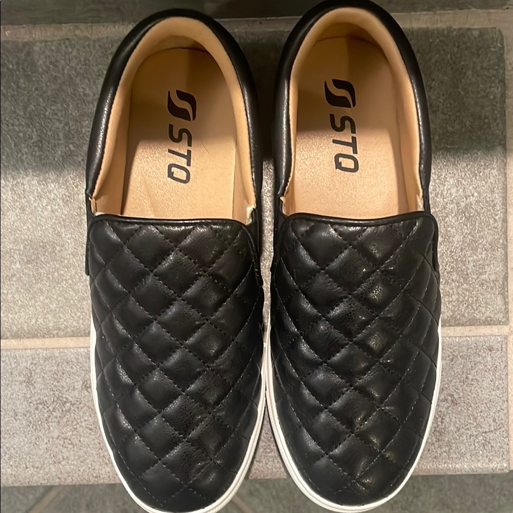 STQ Quilted Black Slip-On Sneakers